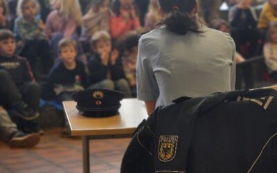 Vorlesetag: Die Polizei an der Landern-Grundschule